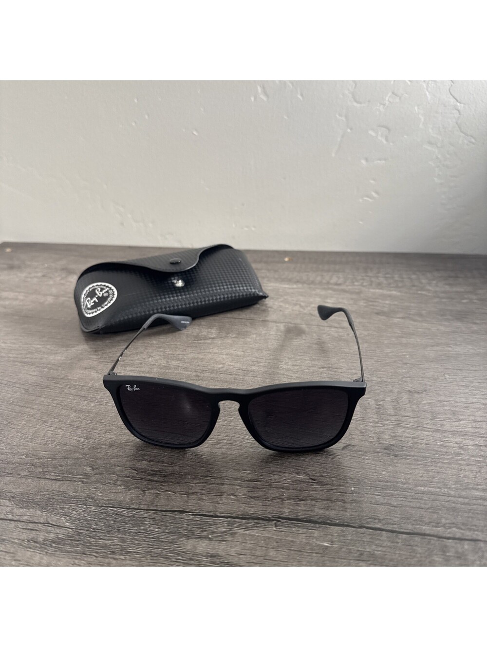 Ray-Ban RB4187 Chris 622/8G Matte Black Grey Sunglasses 54-18 w/ Case